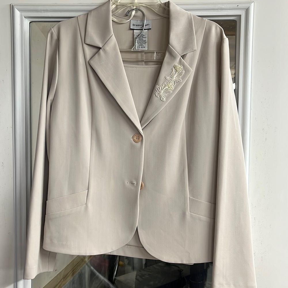 Break in’ Loose size 13/14 suit